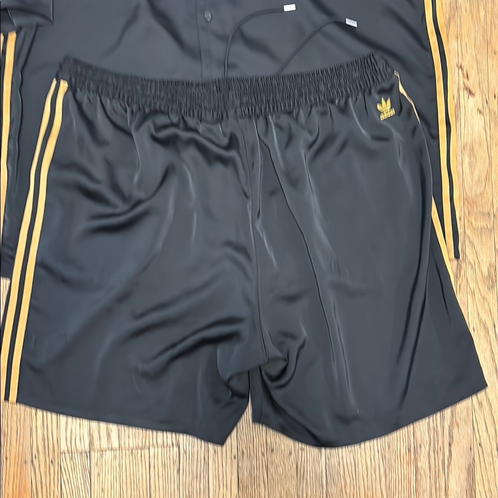 Adidas X Ivy Park. matching top and bottom PJs. Size XL. - Picture 8 of 14